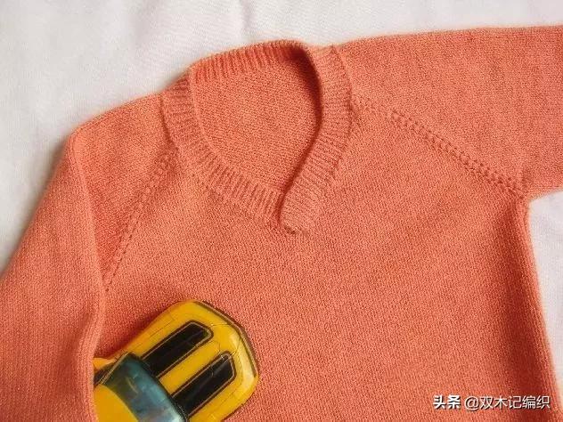 v领开衫儿童毛衣上往下编织图解,儿童开衫毛衣v领从上往下编织法
