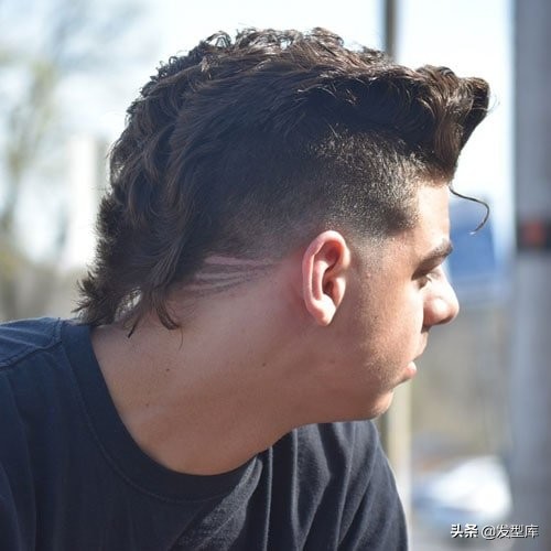 50岁鲻鱼头烫发发型,短发发型女2020流行发型鲻鱼头