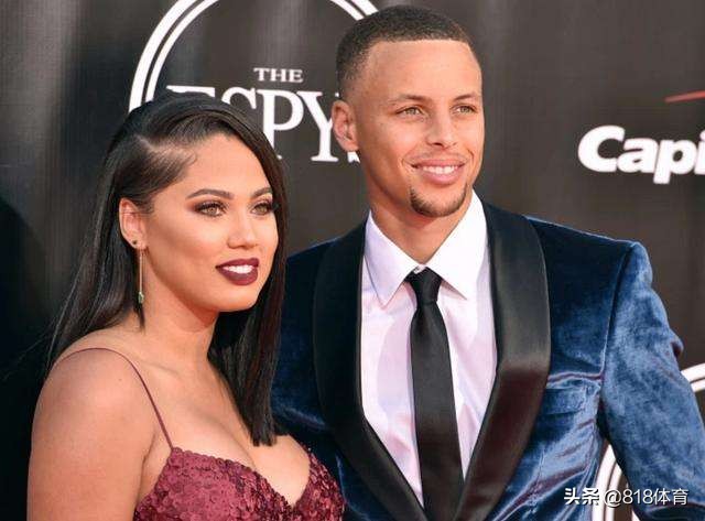 朴实!库里16天没投篮妻子买来篮球架,傻库花5小时组装,3分线没画