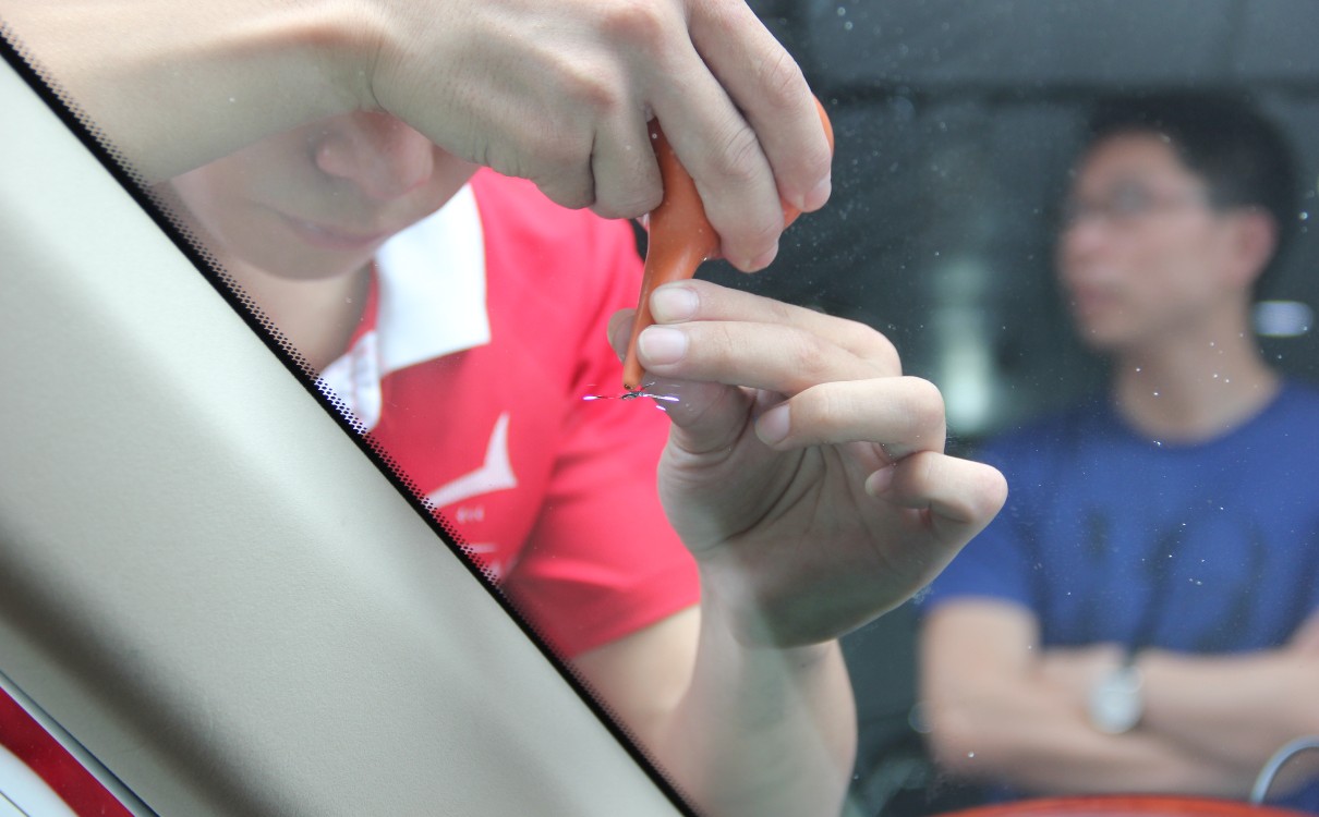 修补汽车玻璃裂痕多少钱,汽车玻璃裂缝修补神器