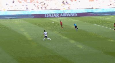 c罗进点球本泽马情不自禁庆祝,c罗进点球