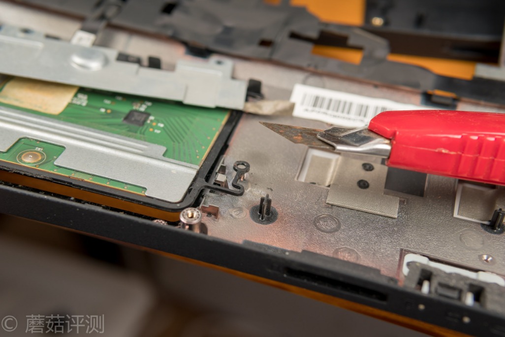 转轴断了维修多少钱,联想y400转轴