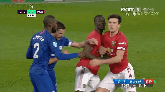 角球防守的优点和缺点,角球的时候防守队员的站位