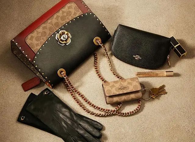 背爱马仕大牌同款包包尴尬吗,背香奈儿的包会被别人嫌弃吗