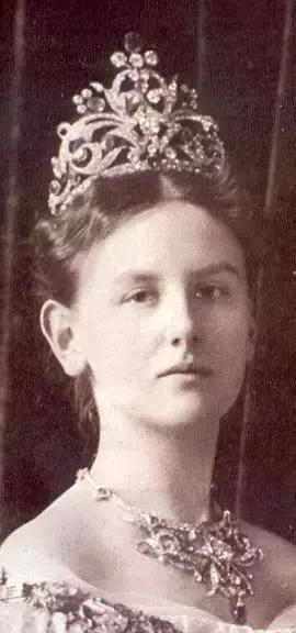 各国皇室王冠视频,世界各国王冠对比