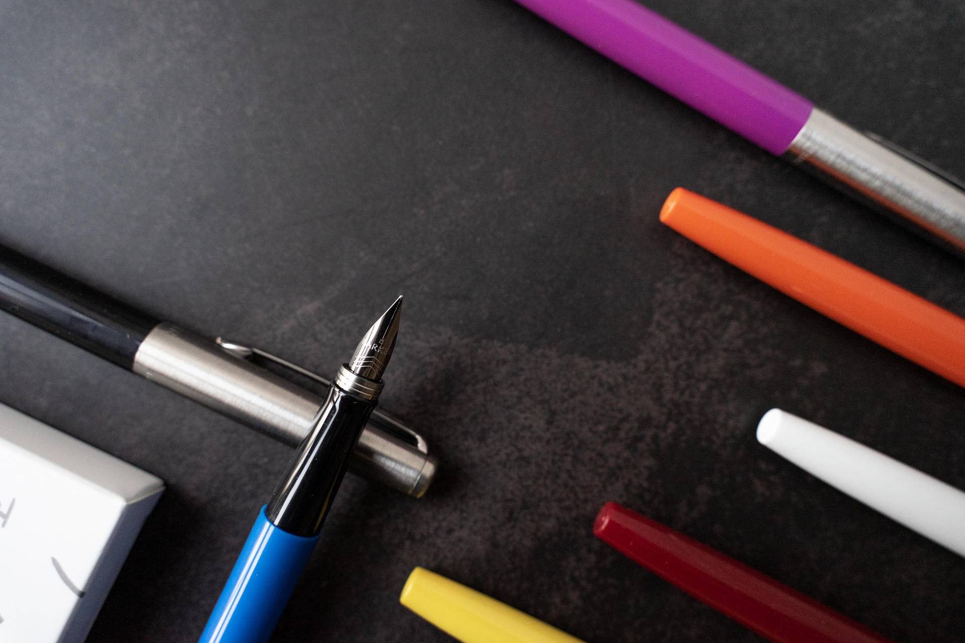 什么牌子的钢笔好价钱又适合学生,小学生都在用的一款高颜值的钢笔