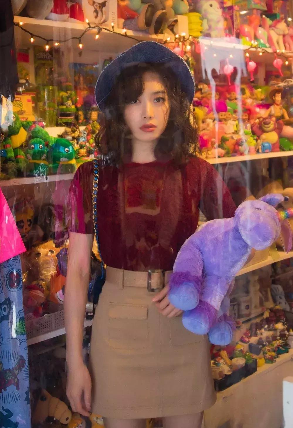 刘雯米兰时装周试装,刘雯维密走秀比心