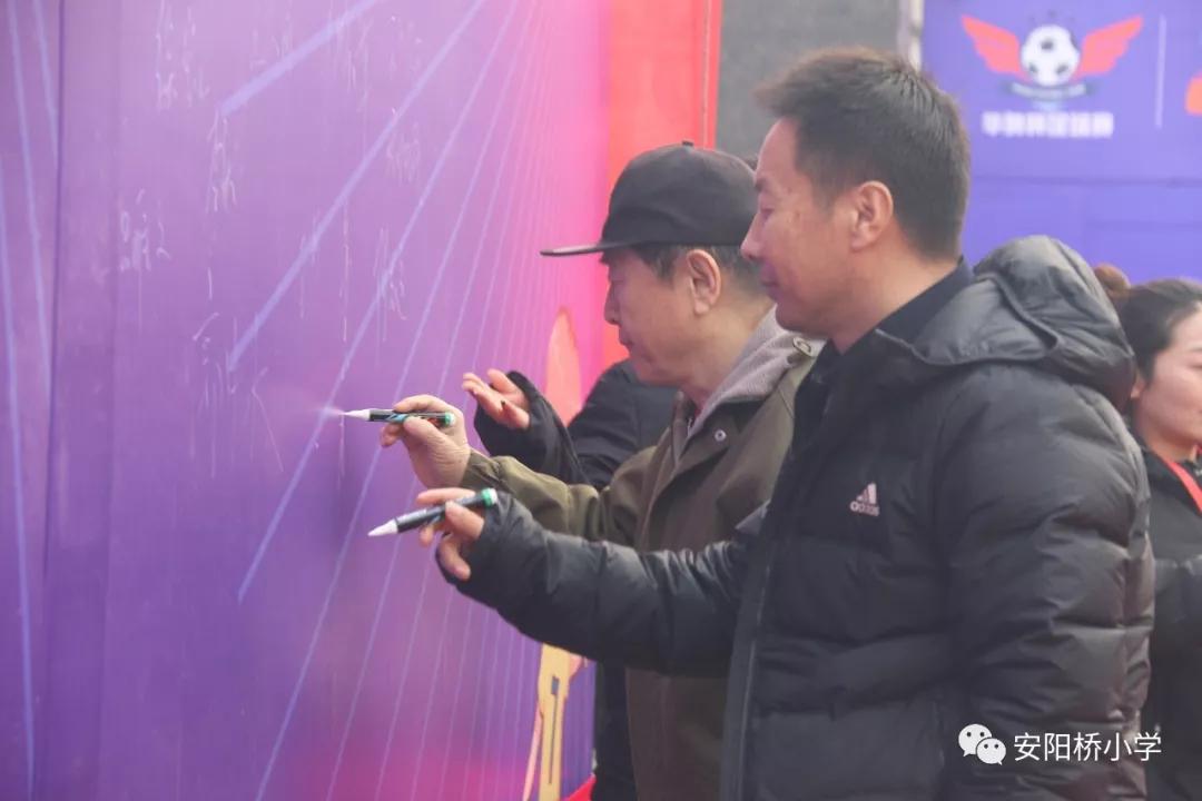 涓囨湪浜夎崳鐧捐姳鍚愯壋涓嬭仈,瓒崇悆涓栫晫鏉ⅵ鎯冲啀鍚埅