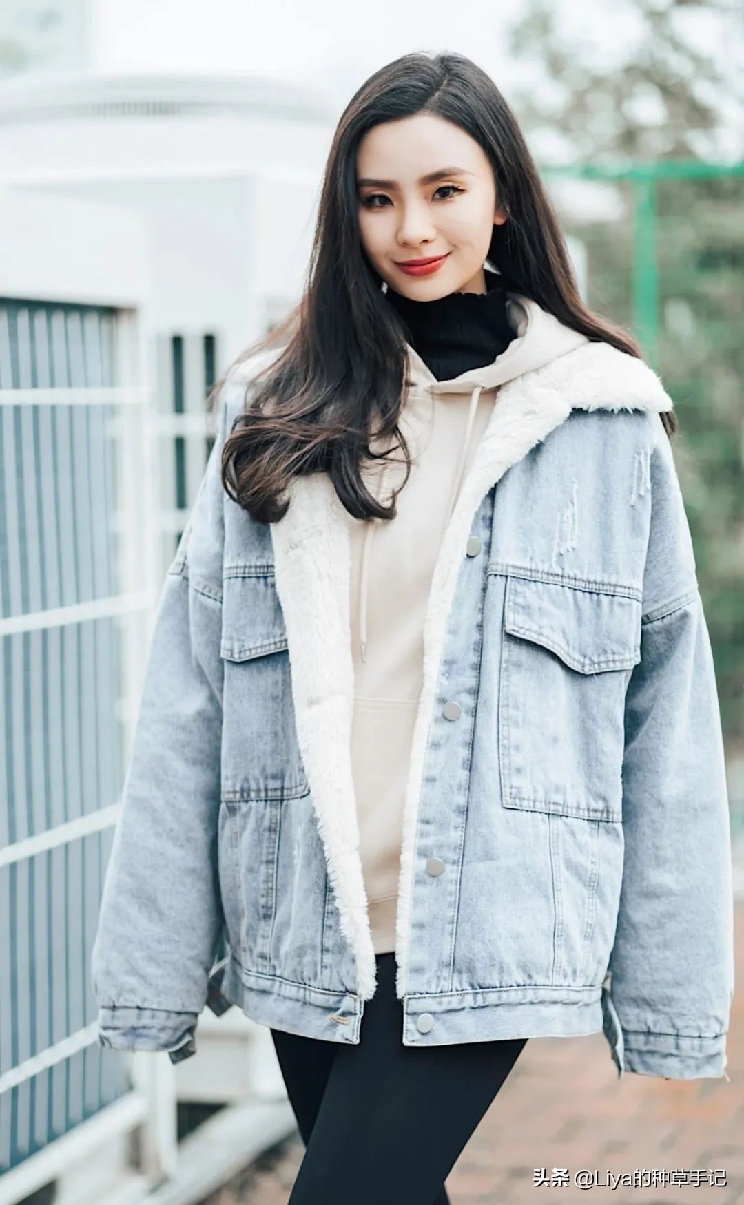 高领卫衣缩小领口的针法,卫衣小高领2018最时髦穿搭