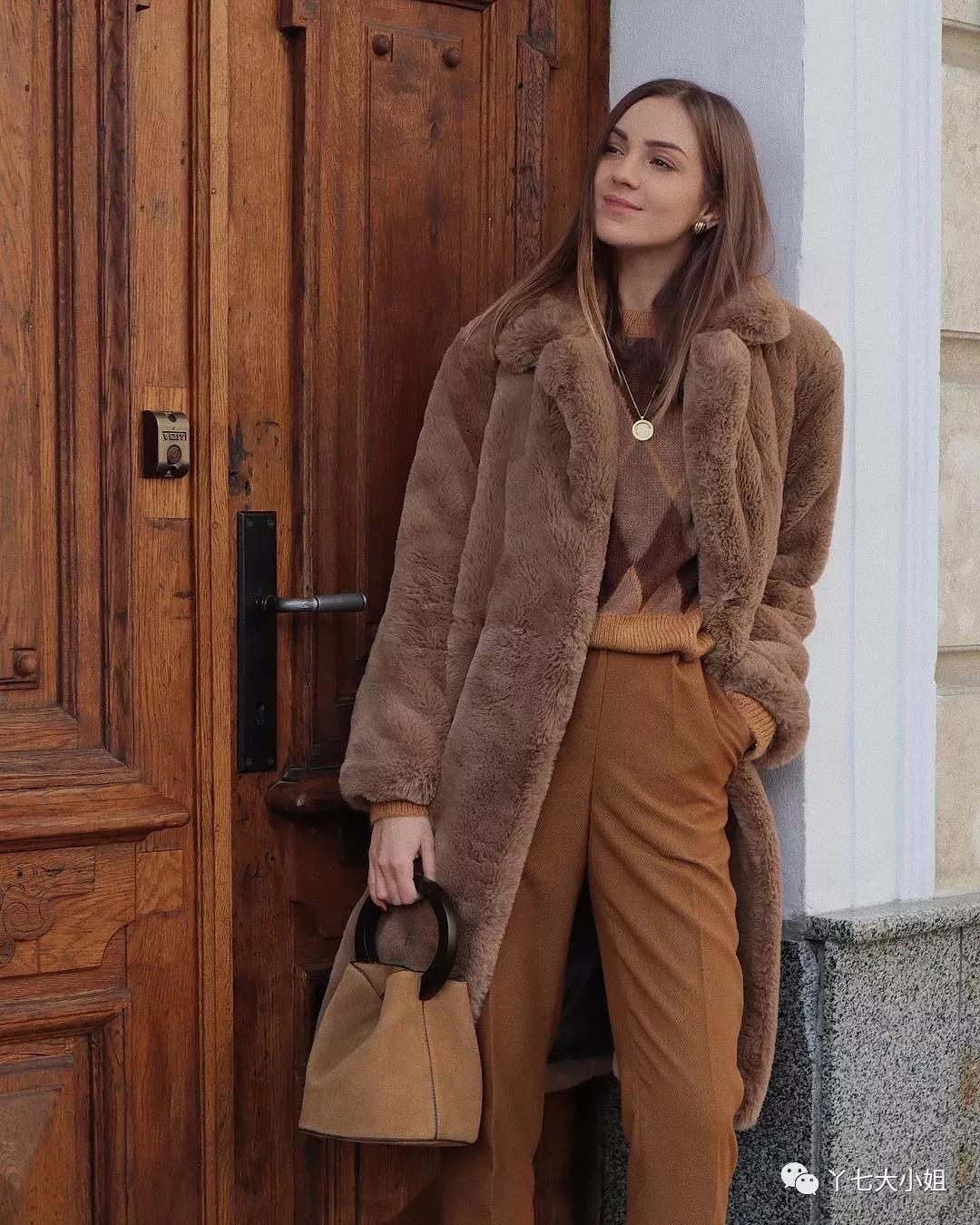 今秋必备的驼色让你时尚感up,气质驼色让你随意搭配不出错