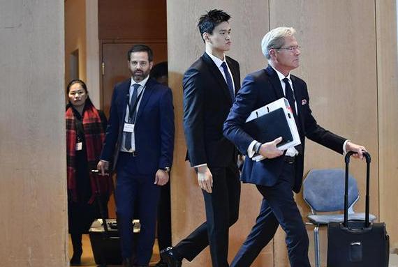 2大风云人物梦幻联动，6亿李国庆教孙杨翻盘，网友：这叫物以类聚