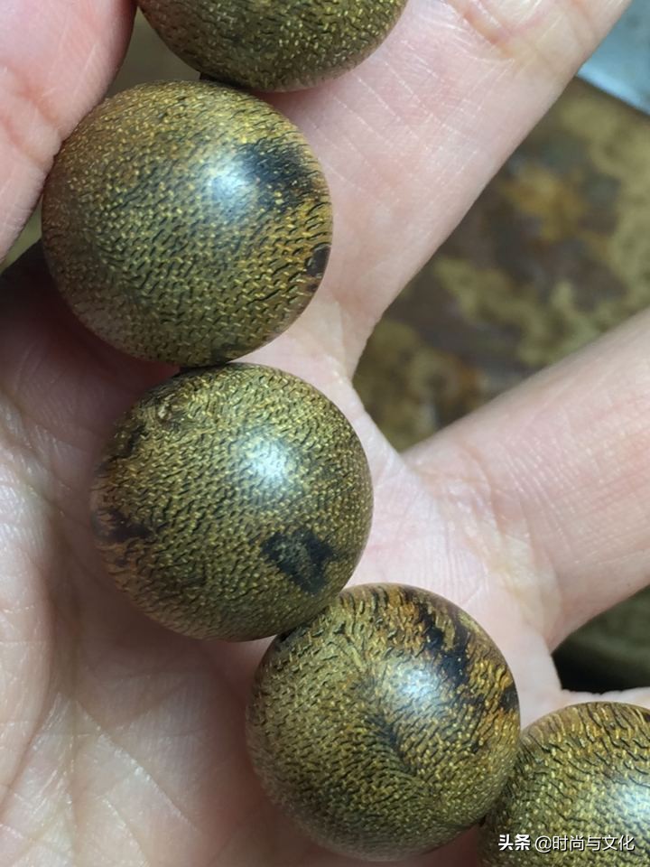 伍佰艺沉香真假鉴别,沉香手串鉴别真假沉香