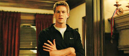 两腿并拢站直能纠正骨盆歪斜吗,骨盆歪斜会造成骨盆旋转吗