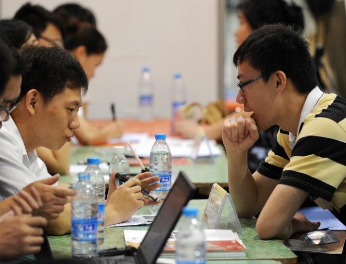 未来十年很吃香的3个专业，工资高、待遇好，选对了“钱途无量”