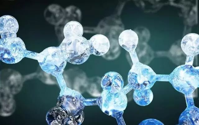 夏天了手脚干裂还有老茧,手脚干裂脱皮老茧用什么药膏