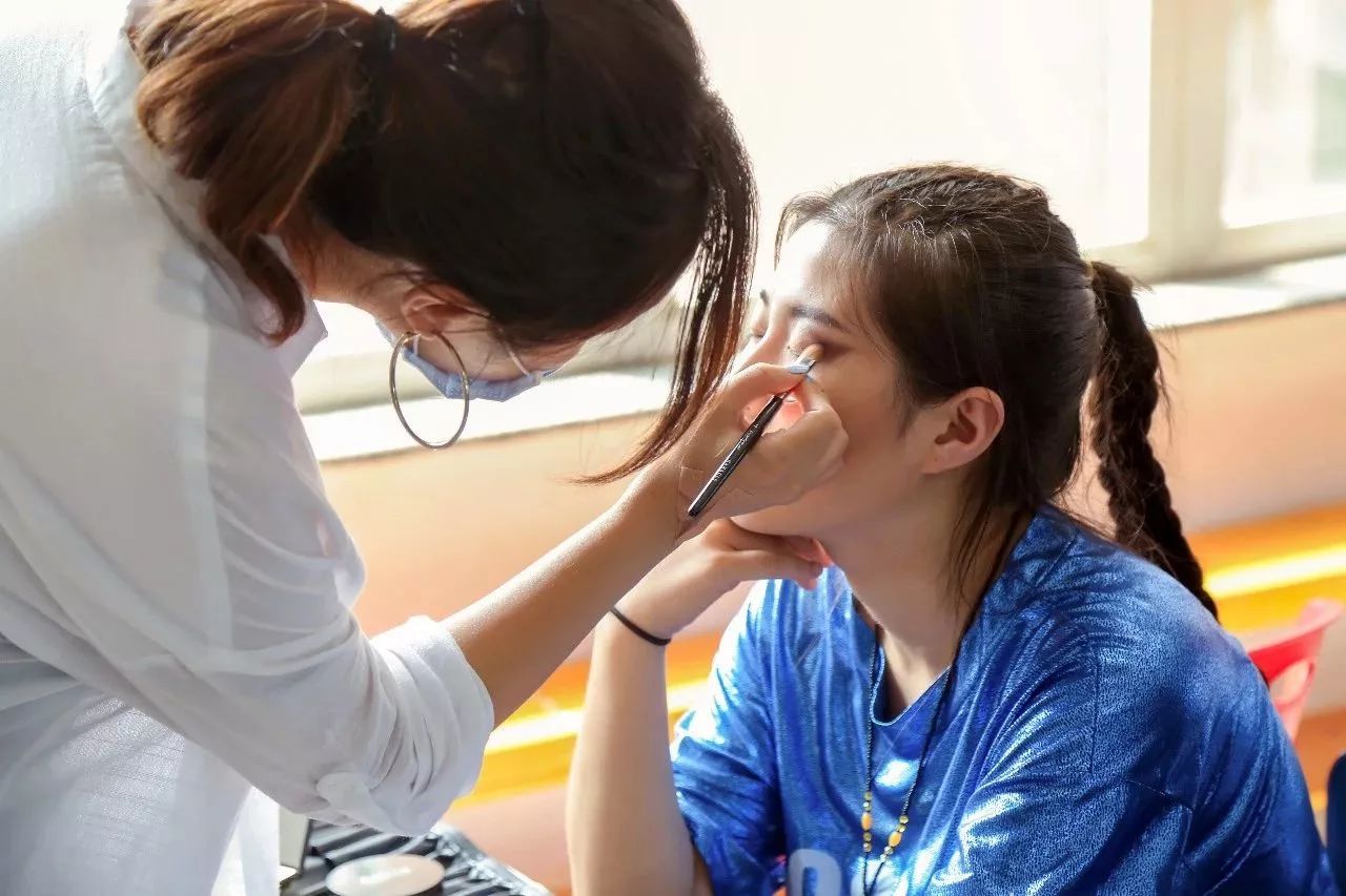 化妆造型专业就业前景,学化妆有前途嘛