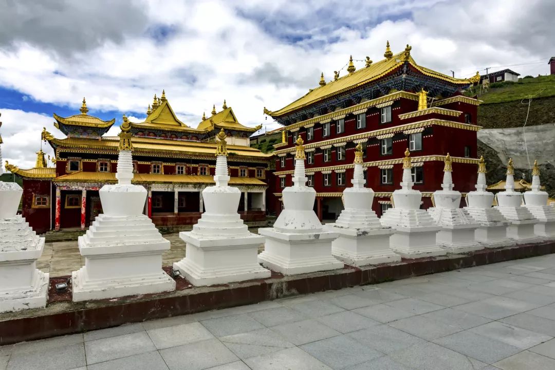 情歌故乡，格萨尔王故里，不去*藏西**就去梦中的香巴拉