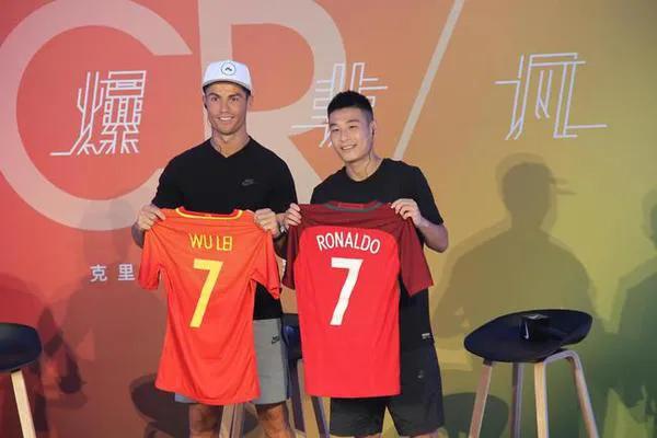 瀵规墜鍒囪帿杞绘晫,瀵规墜寰堝己涓嶅彲杞绘晫