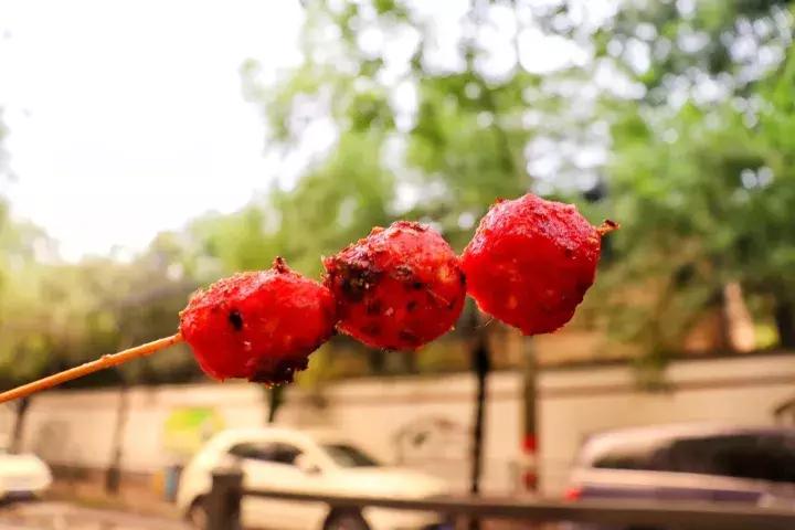 合肥麻辣串界扛把子！27年每天卖出6000+炸串，没有人能成功拒绝