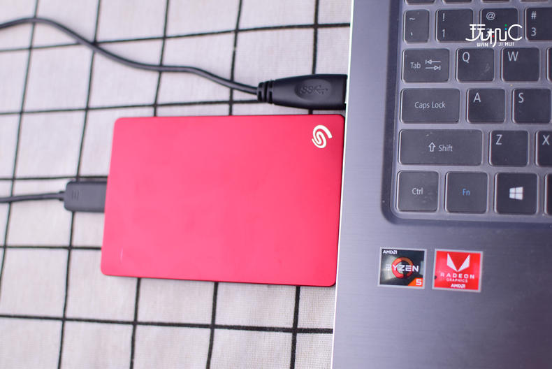 希捷颜系列固态移动硬盘评测,希捷单盘2t机械移动硬盘测评