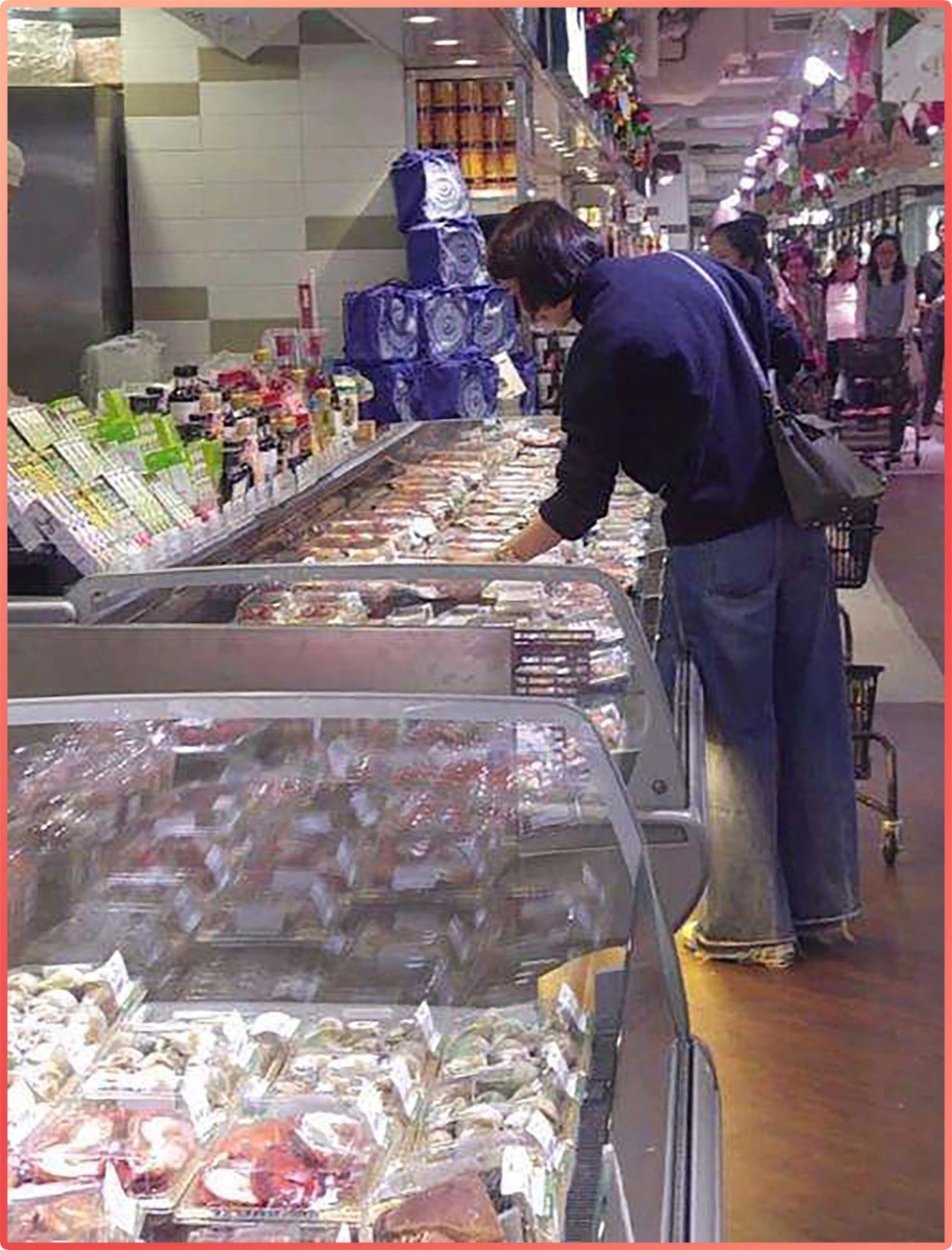 袁咏仪提爱马仕在机场小跑,袁咏仪爱马仕代言