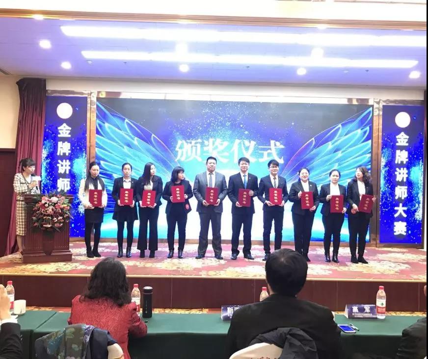 手机碎屏险买官方的还是买平台的,手机碎屏后买保险骗保