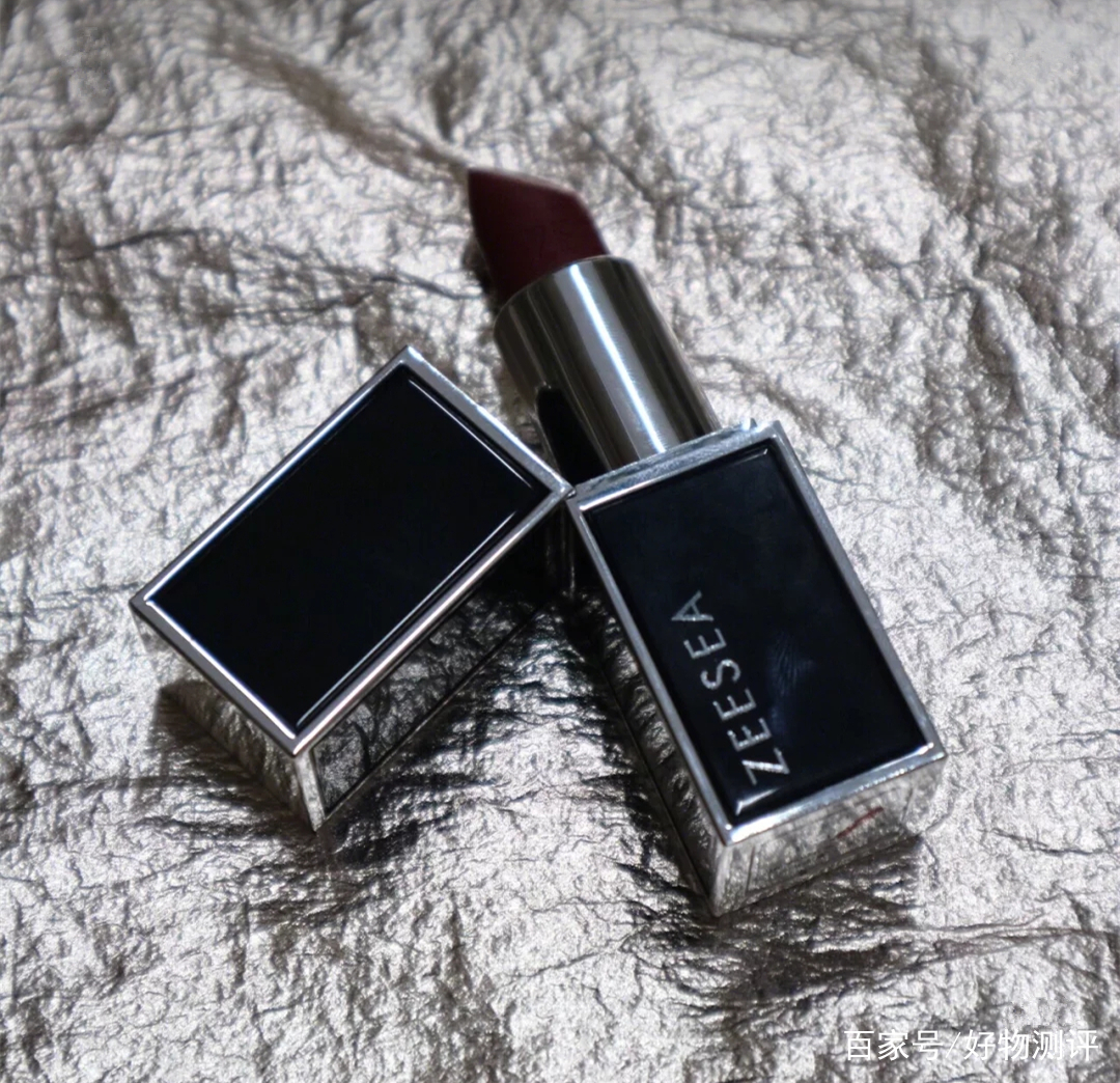 秋冬必备?让人不得不爱的气质姨妈色口红!
