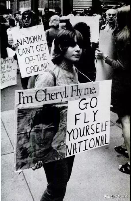 为什么美国的空姐都是大妈,外国航空为什么会有中国空姐