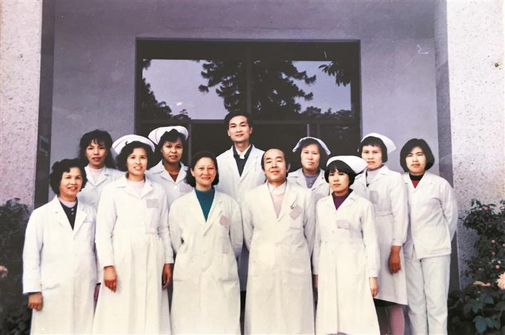 我与“留医部”的故事｜郑惠玑：最初的医院是由一座破庙改建成的