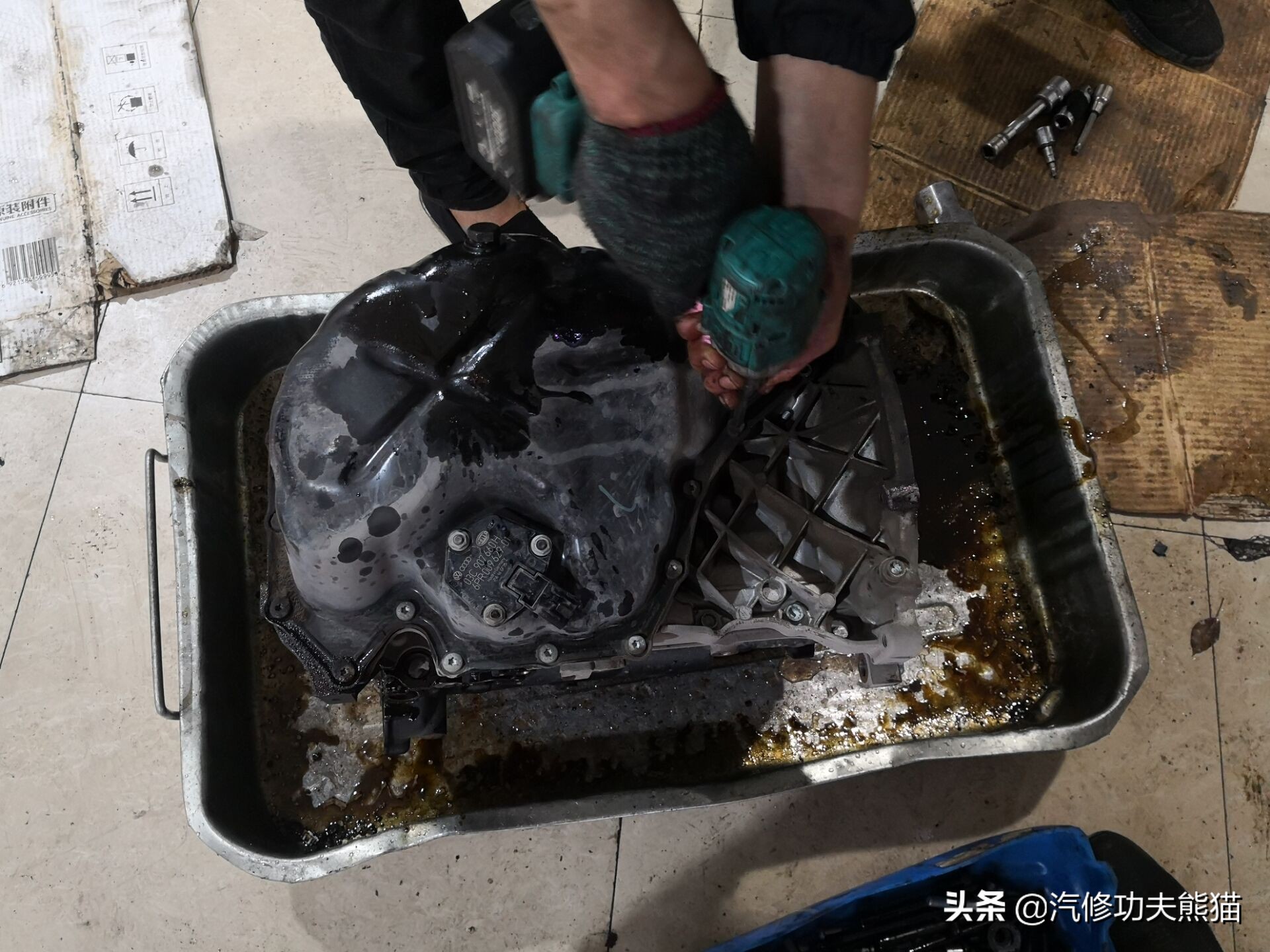 2013奥迪a4l烧机油怎么解决,奥迪a4l哪一款开始烧机油不严重