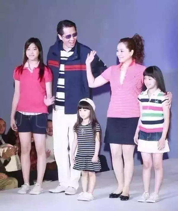 欧阳娜娜三姐妹颜值相差,欧阳娜娜三姐妹年龄从大到小