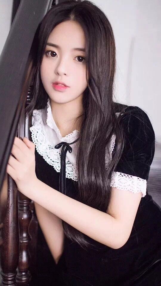 中分和齐刘海哪个更好看,你适合长发还是短发发型设计