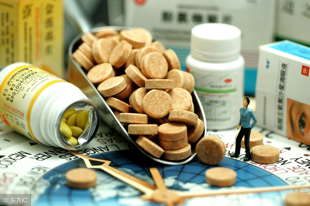 35岁小伙保温杯里泡枸杞,保温杯里泡枸杞90后开始养生