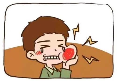 男童牙齿长在牙龈上,男童牙齿内壁长了一颗牙