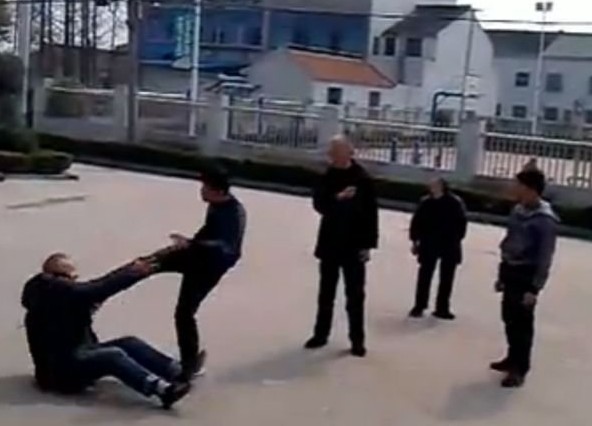 律师：别忍气吞声了！只需这一招，让流氓跪地求饶