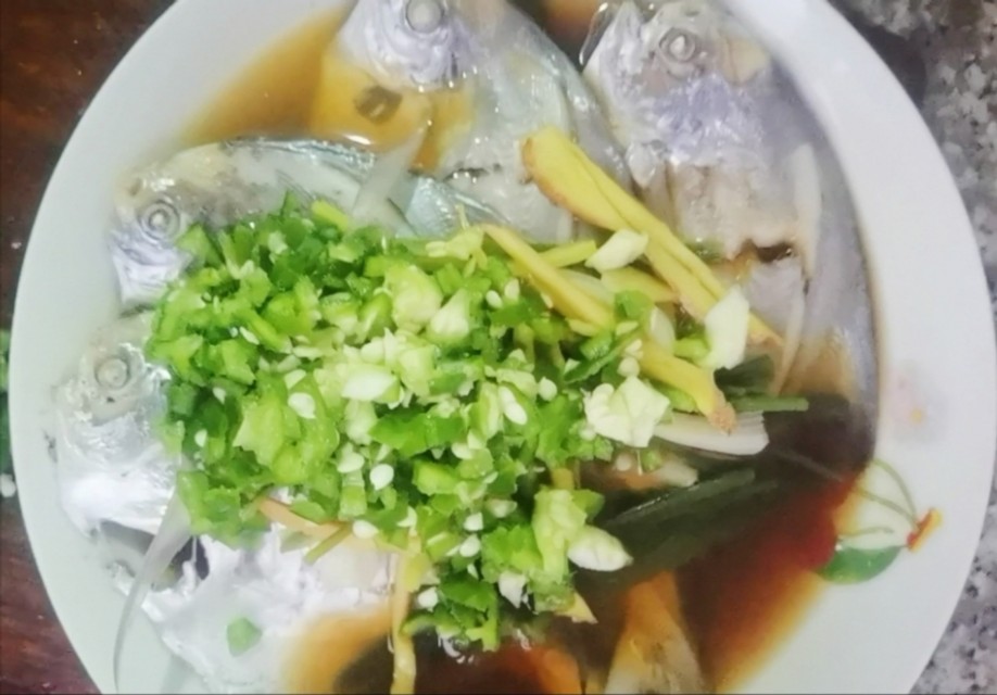 鲳鱼怎么做好吃又简单还没腥味,鲳鱼的最佳吃法和做法