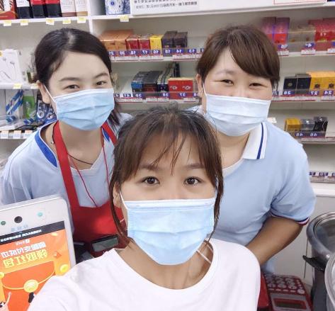 疫情下把爱连在一起的便利连锁人