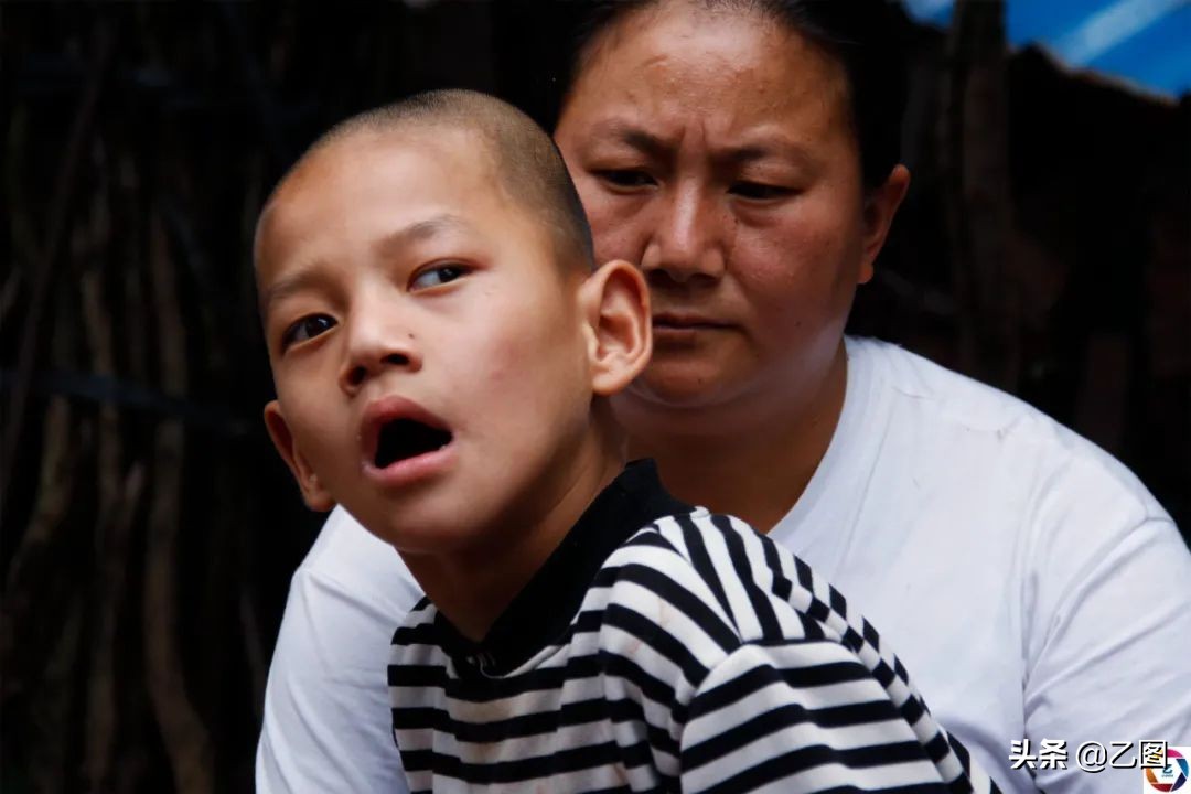 女子不孕却突然生了孩子,女子4次试管婴儿终怀孕