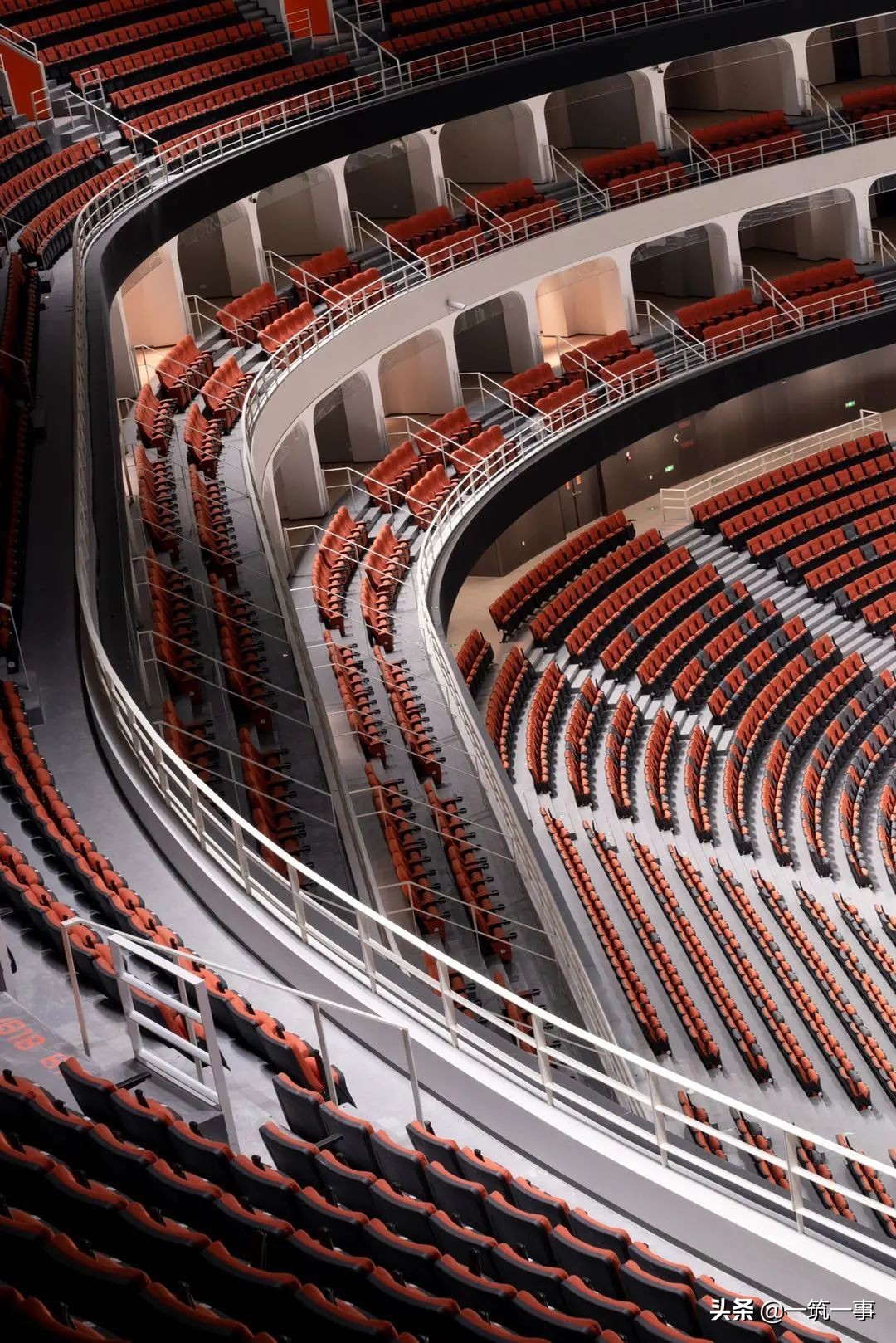 凤凰山体育公园：这座满足顶级赛事标准的场馆藏了多少“秘密”？