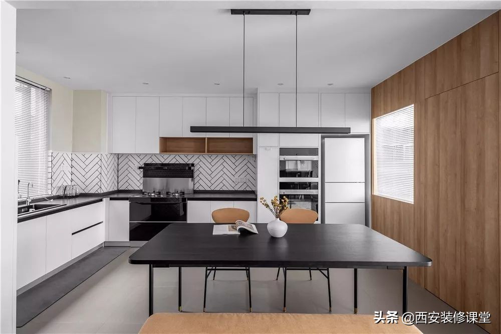 冰箱都放在房子什么位置,房子小冰箱太大真的占地方