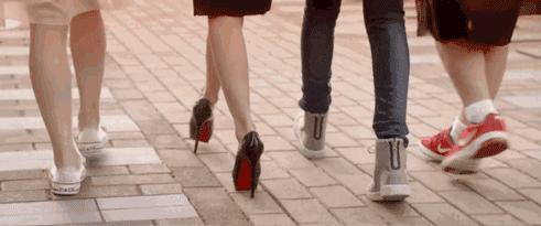 往鞋里喷什么东西脚不会臭,往鞋里撒的粉