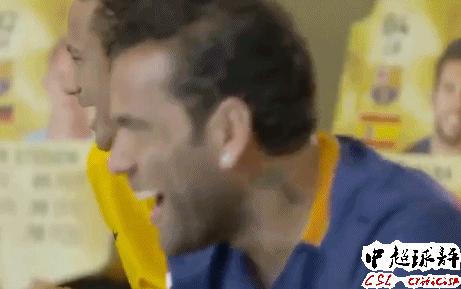 26岁上港教练1理论太超前：中国球员打足球游戏好处多