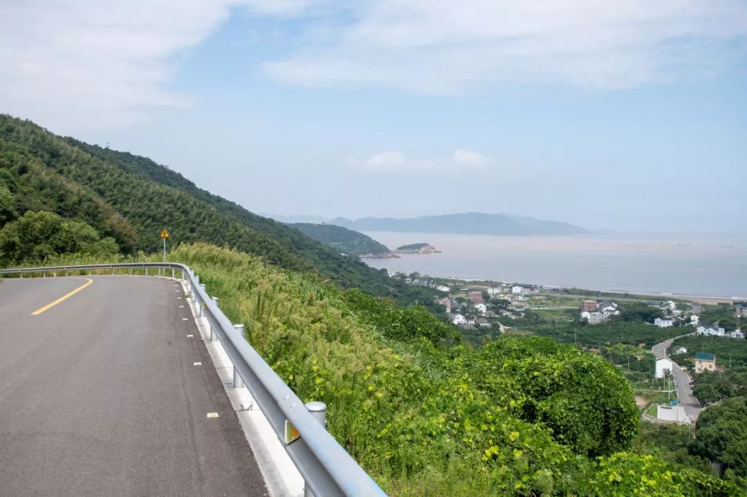 逃离城市躲进山野享受冬日暖阳,安静而美丽的渔村