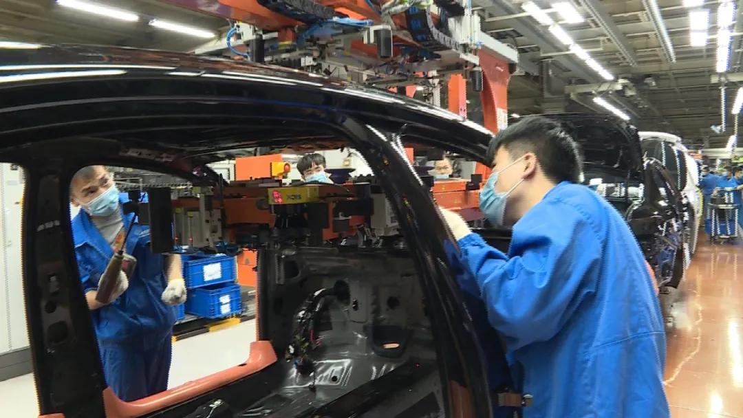 探访上汽大众南京工厂,上汽大众帕萨特总装车间