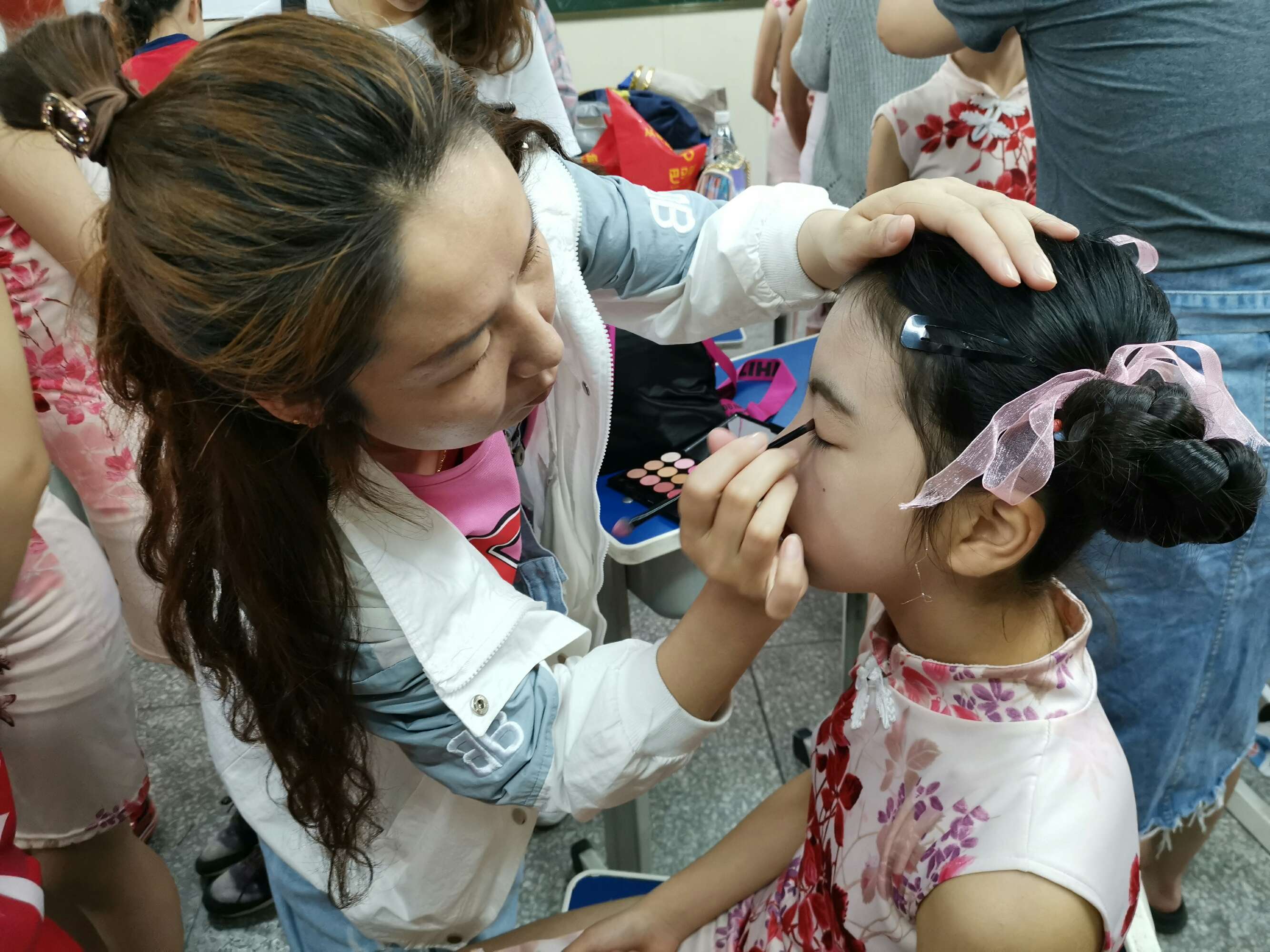 灏忓缁忓吀璇佃娲诲姩鍦嗘弧钀藉箷,灏忓瀹岀編鏀跺畼鍥炲繂鎴愰暱鍘嗙▼