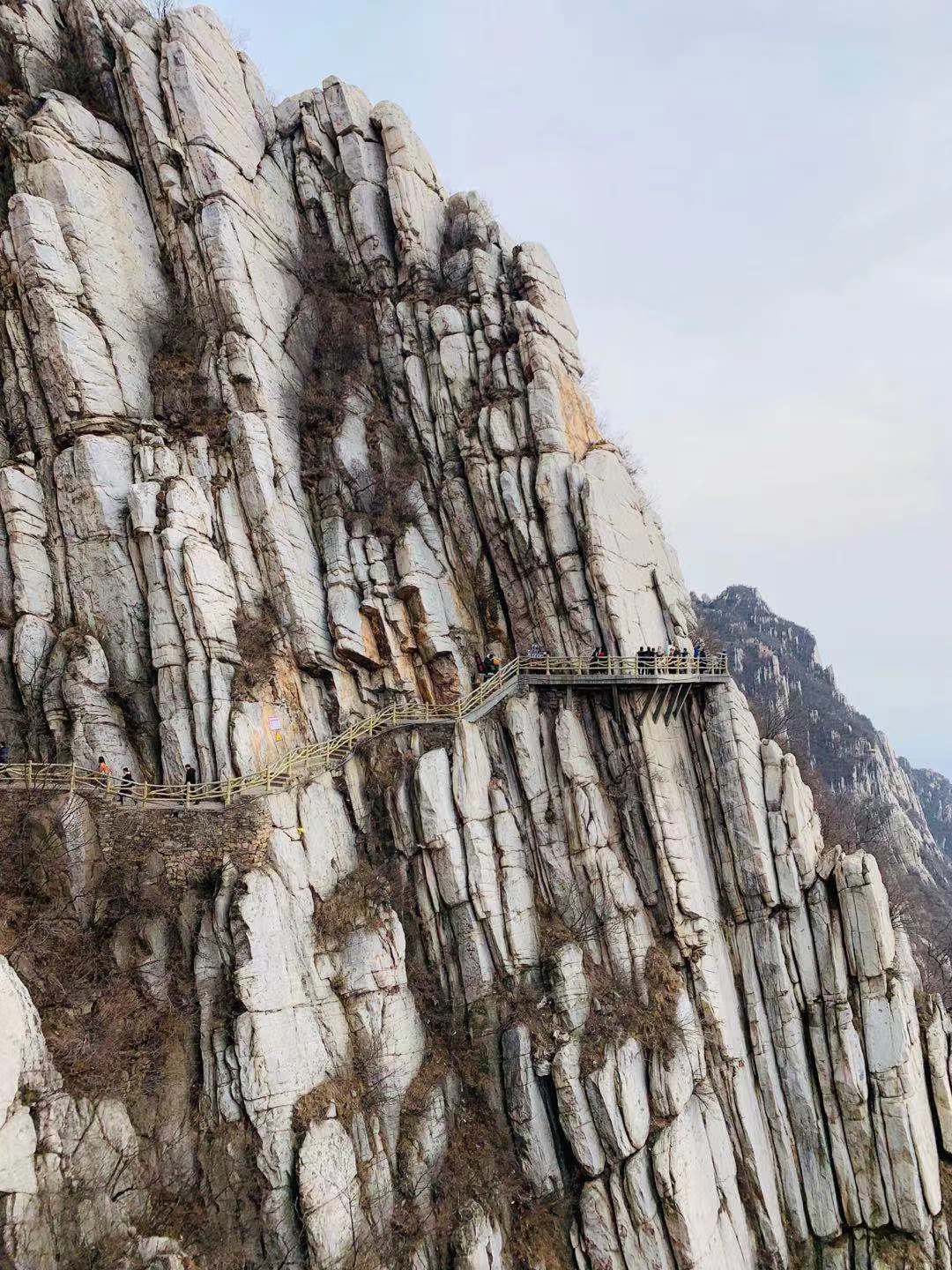 郑州少林寺一天纯玩旅游团,郑州驴友张三疯龙门大峡谷