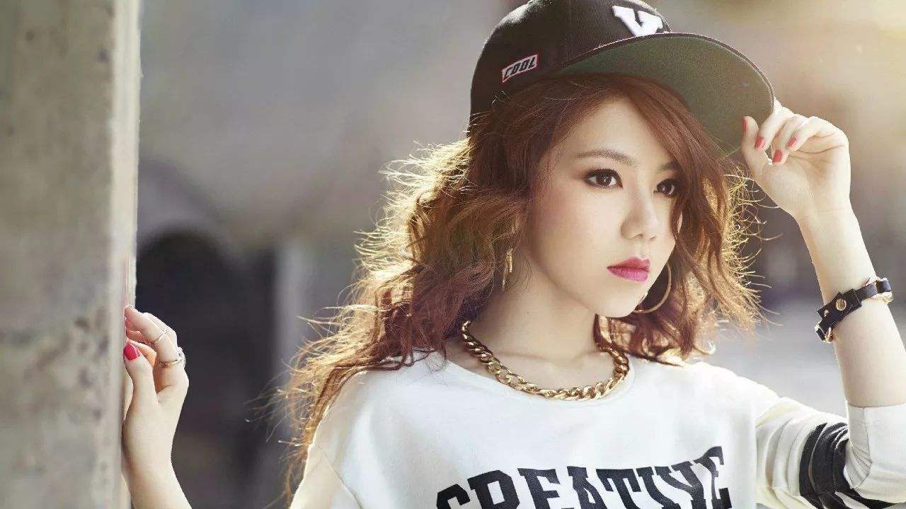 邓紫棋谈爱情原视频,邓紫棋谈创作歌曲时痛哭