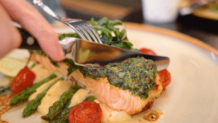 没想到,我竟被1个汉堡电到了……