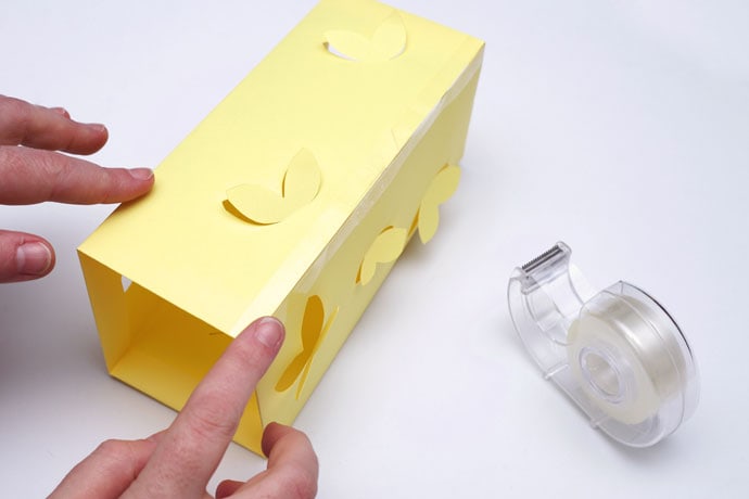 元宵节冰墩墩拿着小灯笼手工制作,能点灯的元宵节手工兔子小花灯