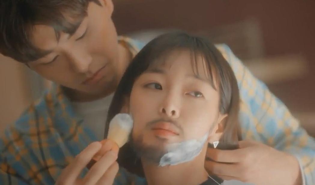 易烊千玺鹿晗实绩对比,易烊千玺金鹿奖提名回放